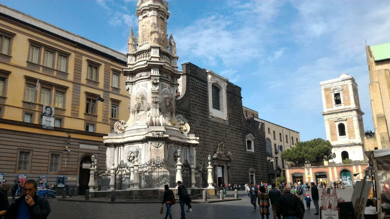 Mini Appartamento Al Chiostro Neapel Exteriör bild